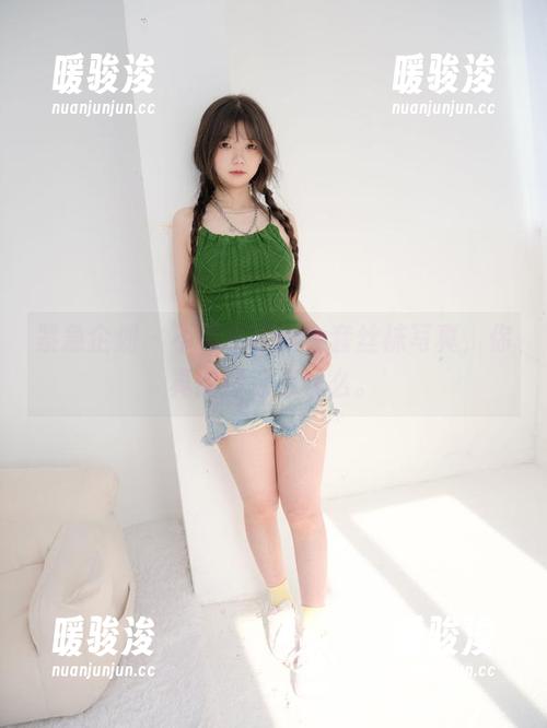 紧急企划 - 不看小恩的全套丝袜写真，你真的错过了什么。