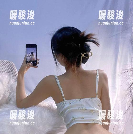 纪念小小v 微密圈 - 白丝控快来!纪念小小v的写真套图刷新你的视觉!