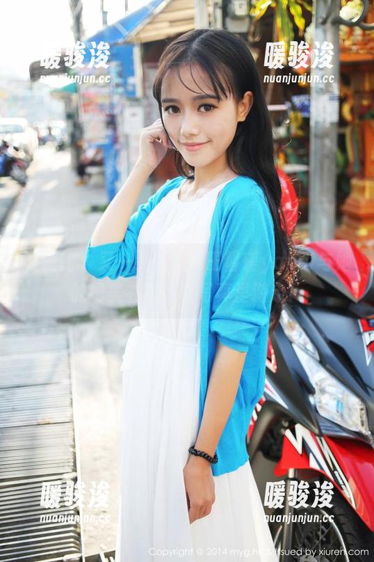 美媛馆 - 又一组更新！王馨瑶yanni与她的绝美礼服，在写真里游走！