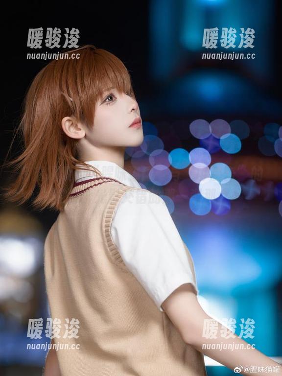 腥味猫罐 高清探索:“腥味猫罐”与“可畏峦”的照片,光影交错的那一刹那。