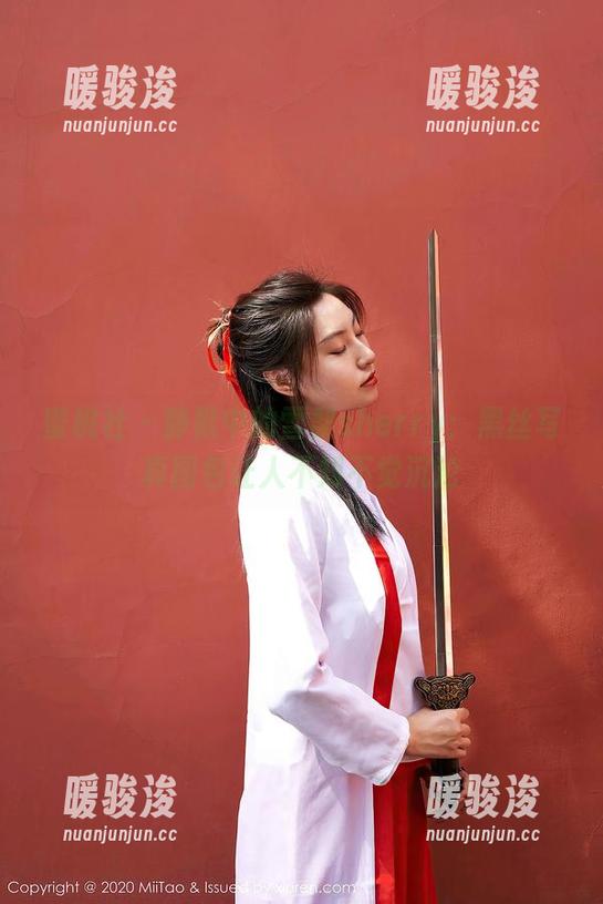 蜜桃社-雪梨sherry 蜜桃社 - 静默中的雪梨sherry:黑丝写真图包让人不知不觉沉沦
