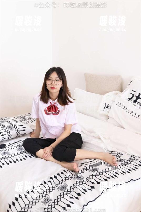 袜啵啵-小安 袜啵啵 - 你见过部分戴面纱的小安吗?全套写真,幽默指数爆表!