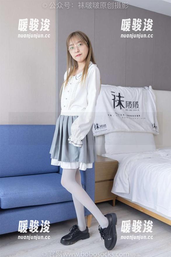 袜啵啵-糯米 袜啵啵 - 糯米的校服私透镜:花絮版图包下载,意想不到的精彩!