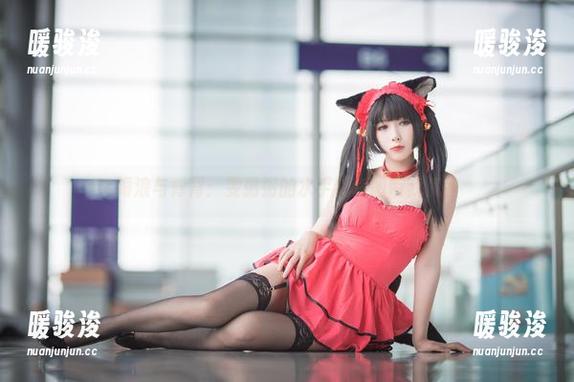 雯粥粥 海浪与脊背:雯粥粥的水手服套图带我沉醉