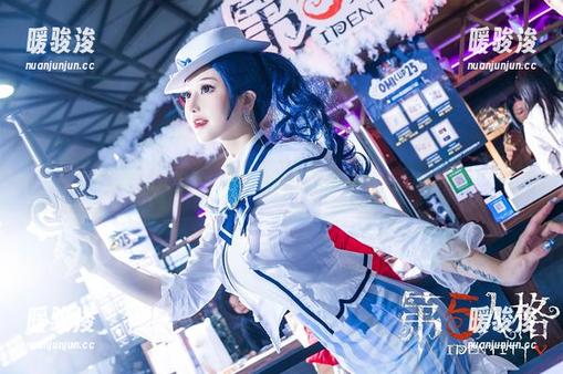 露儿大魔王 在浴室的光影下:露儿大魔王作品分享,滴水的温柔