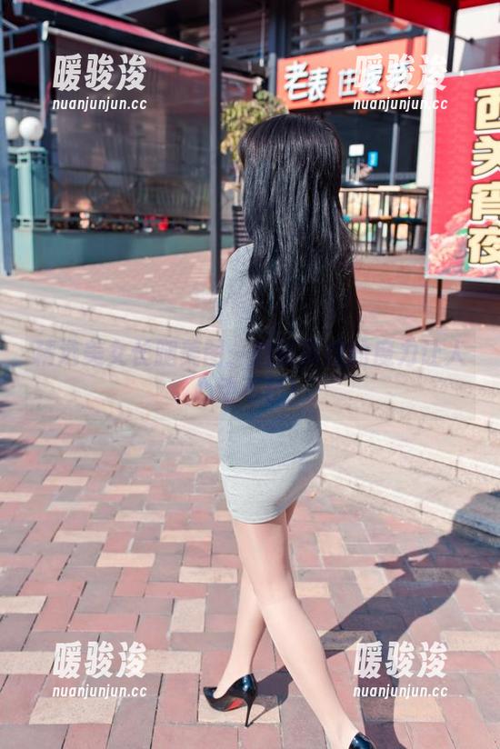 精选美女长腿美图：魔镜街拍的魔力让人心动不已！
